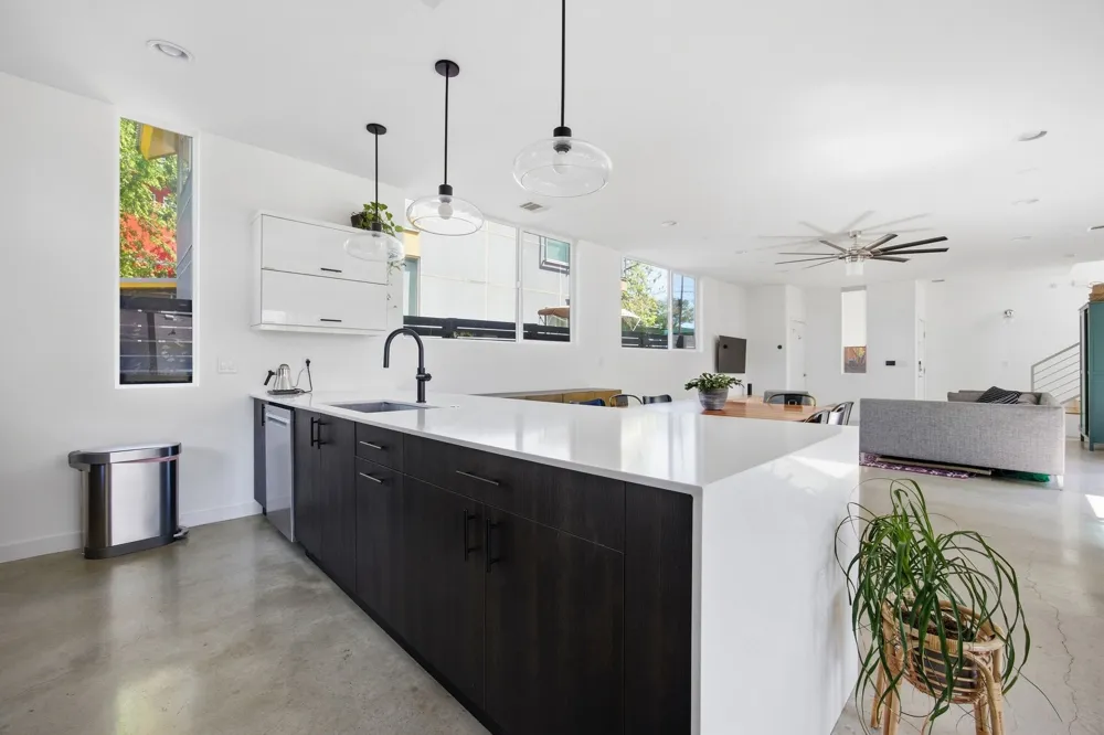 1606 Salina Street Austin, TX 78702