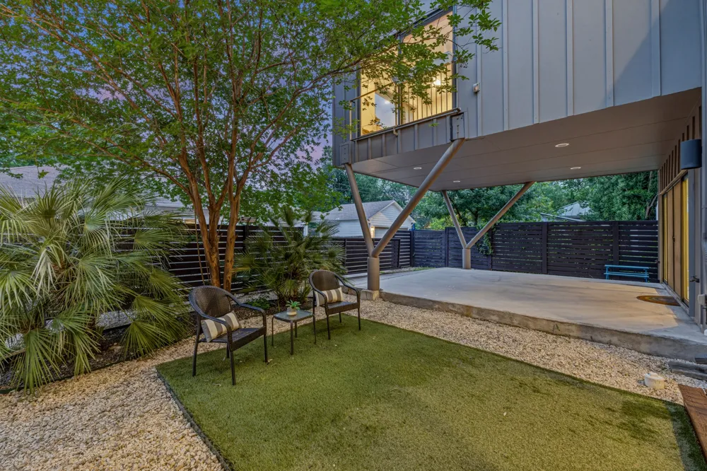 1606 Salina Street Austin, TX 78702