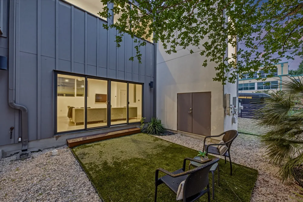 1606 Salina Street Austin, TX 78702