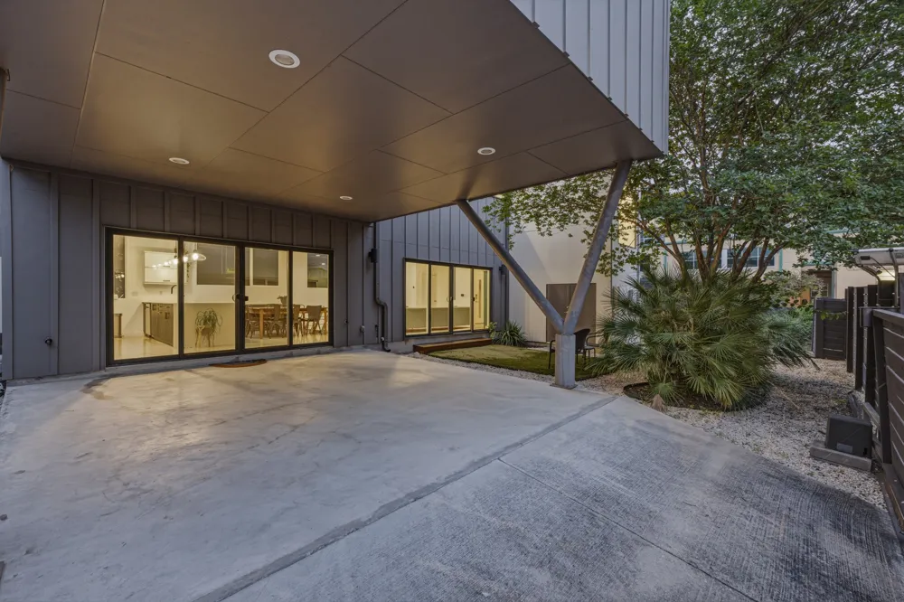 1606 Salina Street Austin, TX 78702