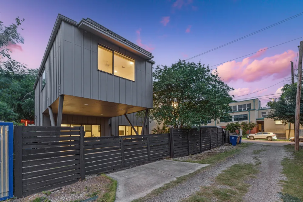 1606 Salina Street Austin, TX 78702