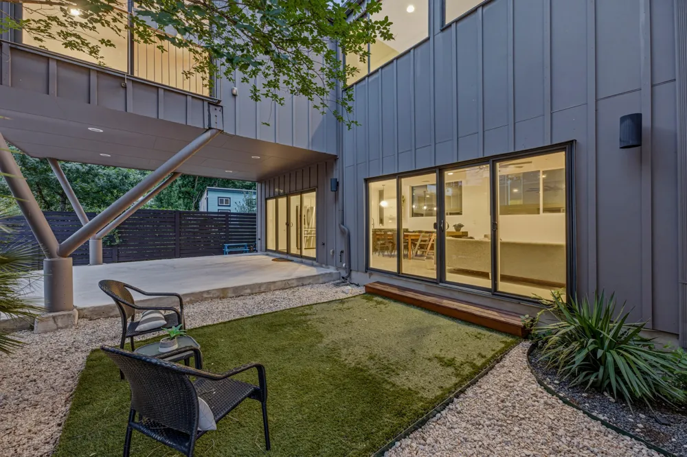 1606 Salina Street Austin, TX 78702