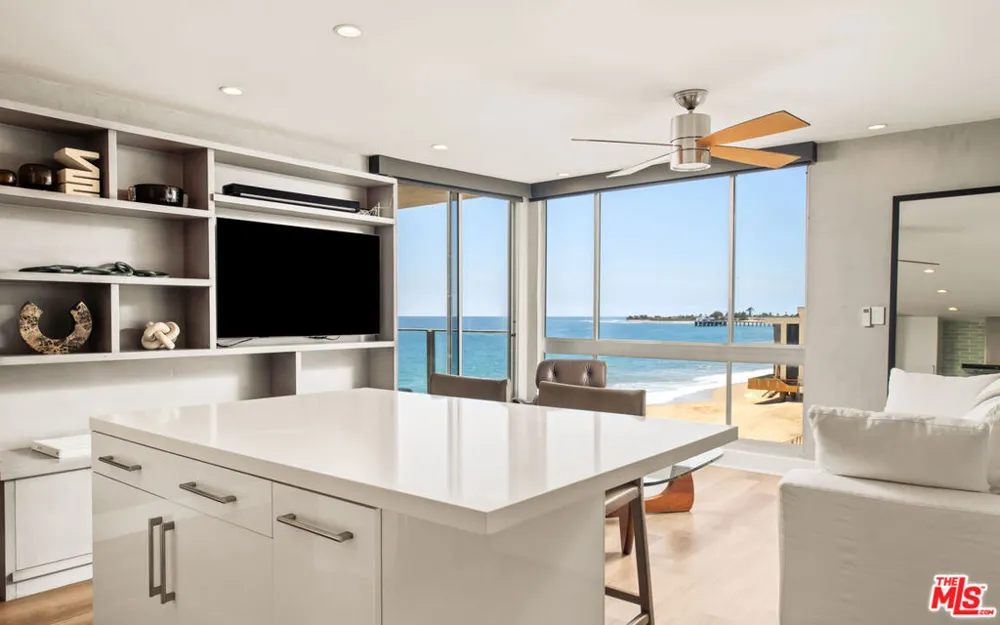 22548 Pacific Coast Highway #308 Malibu, CA 90265
