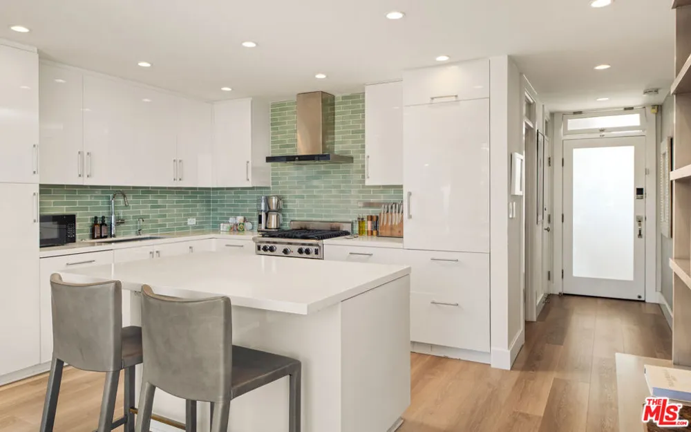 22548 Pacific Coast Highway #308 Malibu, CA 90265
