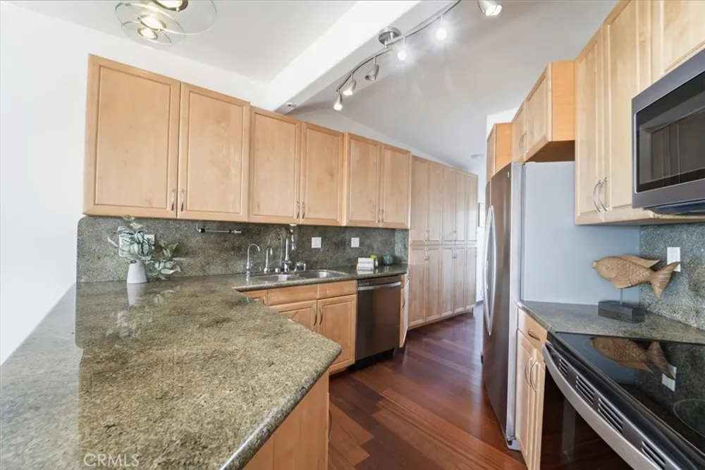 320 Paseo De La Playa #E Redondo Beach, CA 90277