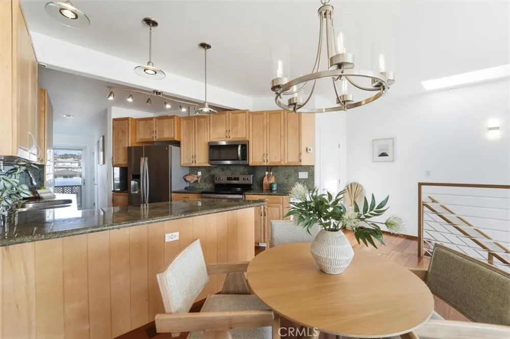 320 Paseo De La Playa #E Redondo Beach, CA 90277