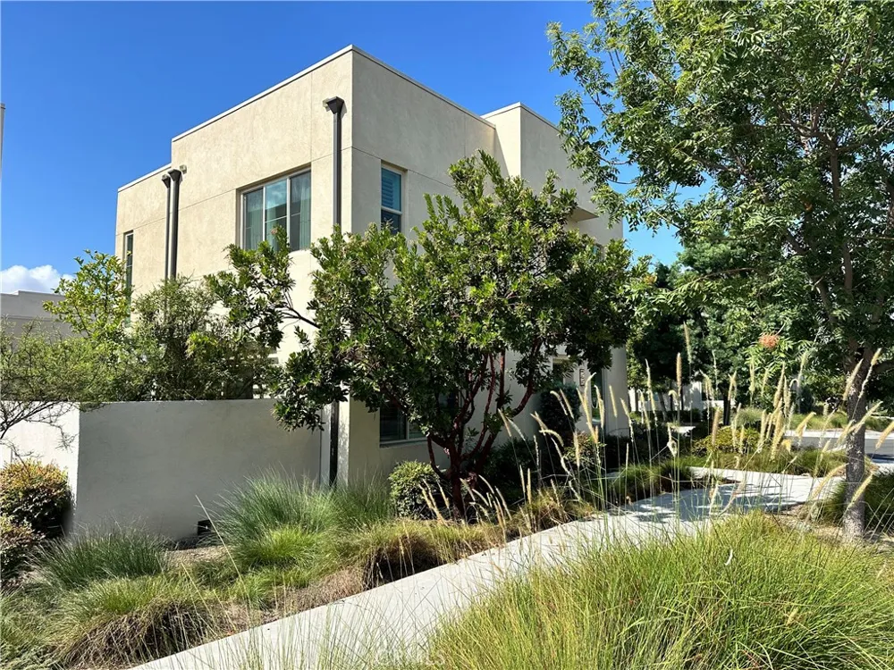 102 Menkar Irvine, CA 92618