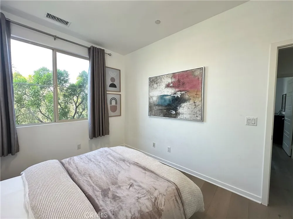 102 Menkar Irvine, CA 92618