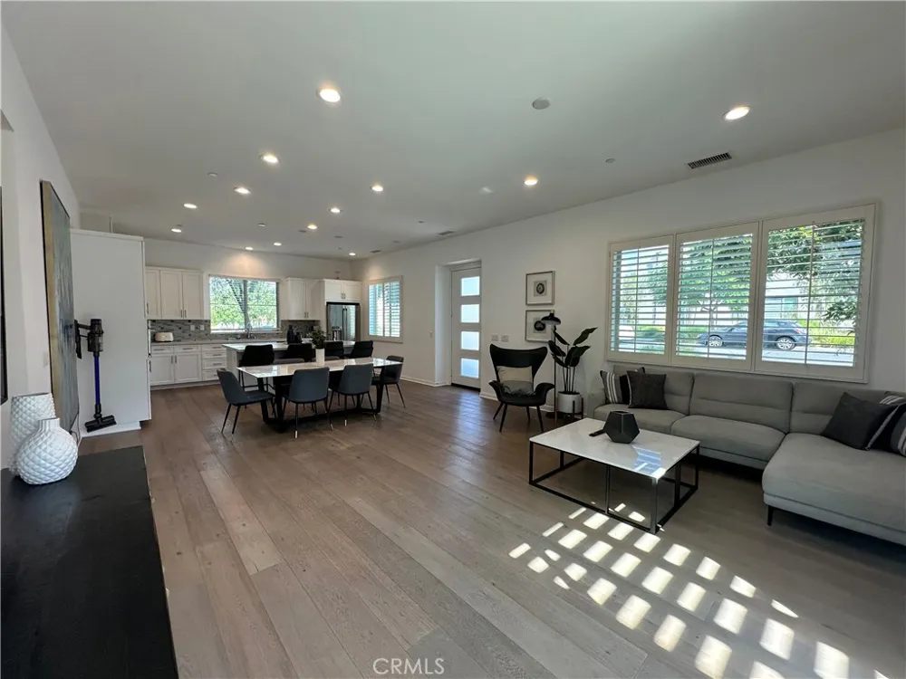 102 Menkar Irvine, CA 92618