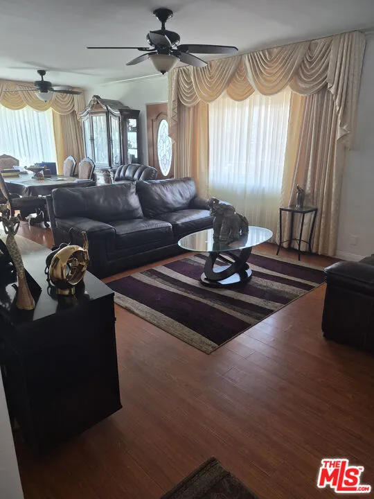 3425 2nd Avenue Los Angeles, CA 90018