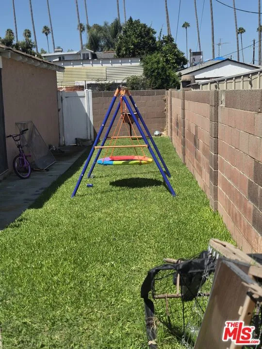 3425 2nd Avenue Los Angeles, CA 90018