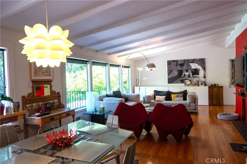 15515 Del Gado Drive Sherman Oaks, CA 91403