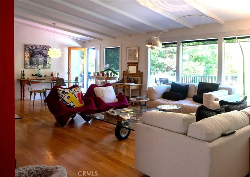 15515 Del Gado Drive Sherman Oaks, CA 91403