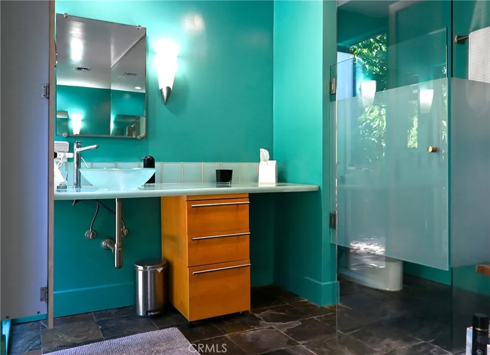 15515 Del Gado Drive Sherman Oaks, CA 91403