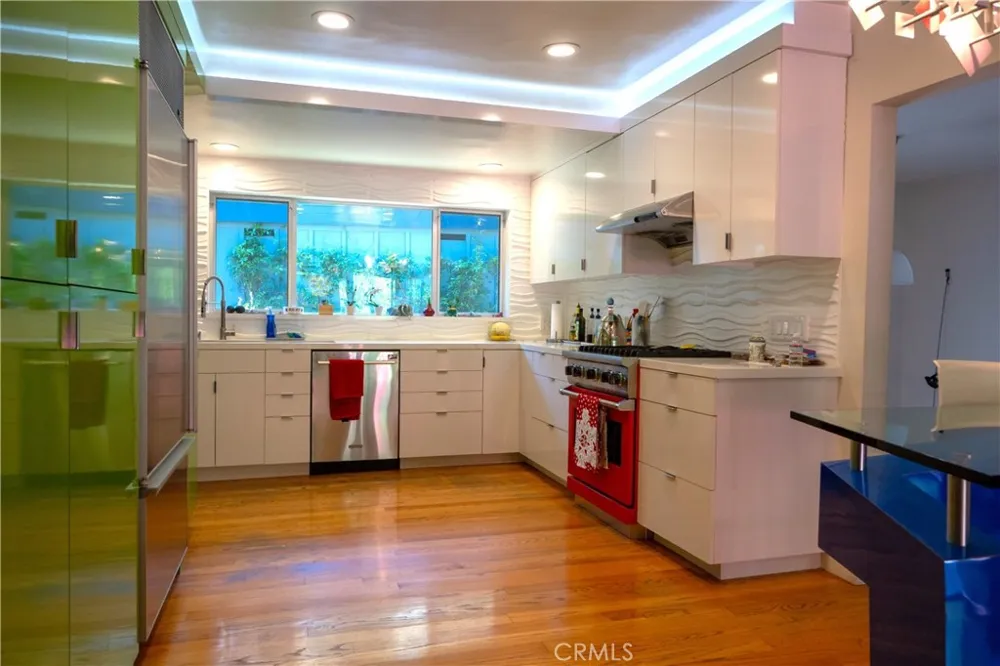 15515 Del Gado Drive Sherman Oaks, CA 91403