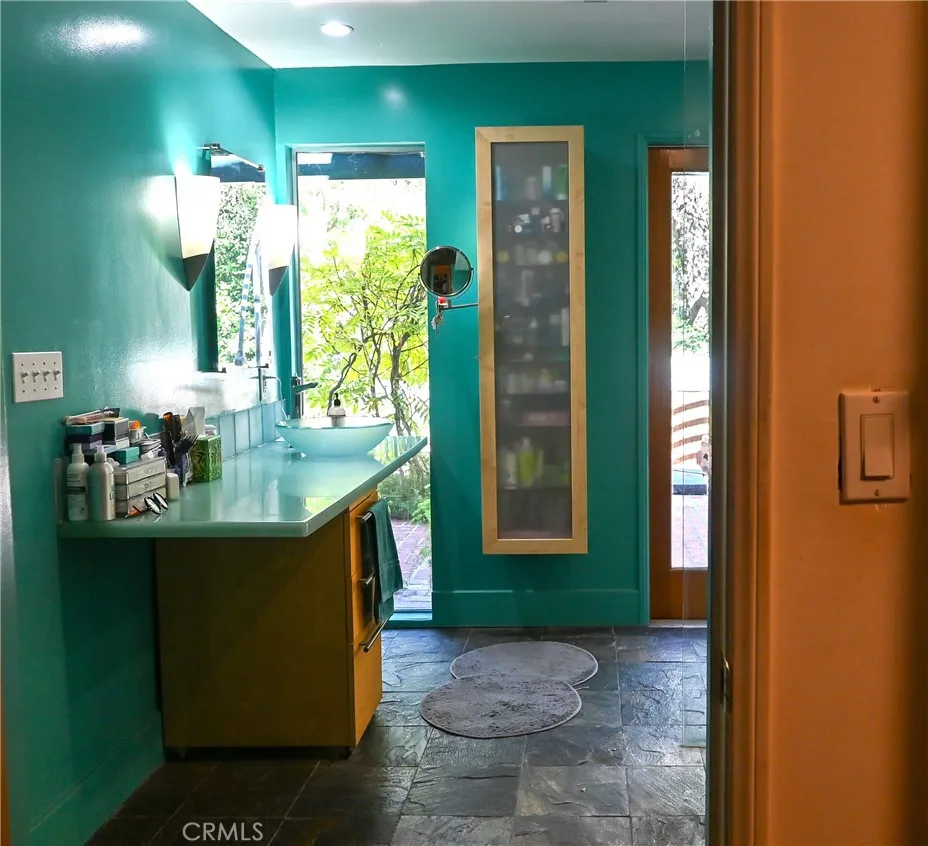 15515 Del Gado Drive Sherman Oaks, CA 91403
