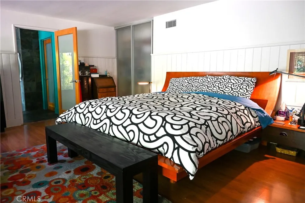 15515 Del Gado Drive Sherman Oaks, CA 91403