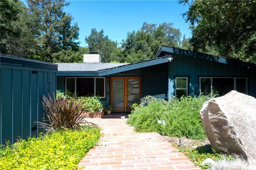 15515 Del Gado Drive Sherman Oaks, CA 91403