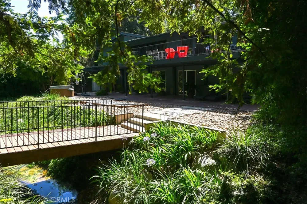 15515 Del Gado Drive Sherman Oaks, CA 91403