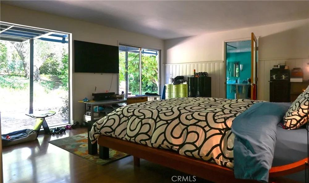 15515 Del Gado Drive Sherman Oaks, CA 91403
