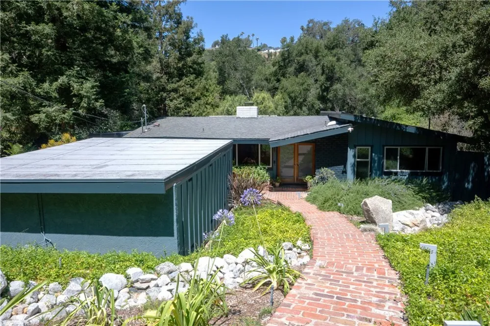 15515 Del Gado Drive Sherman Oaks, CA 91403