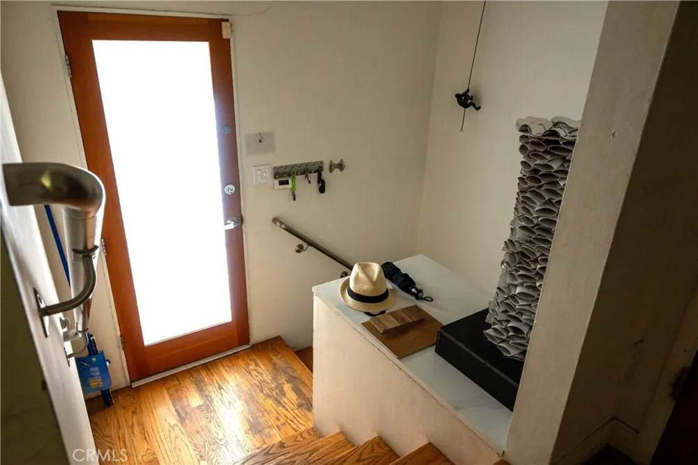 15515 Del Gado Drive Sherman Oaks, CA 91403