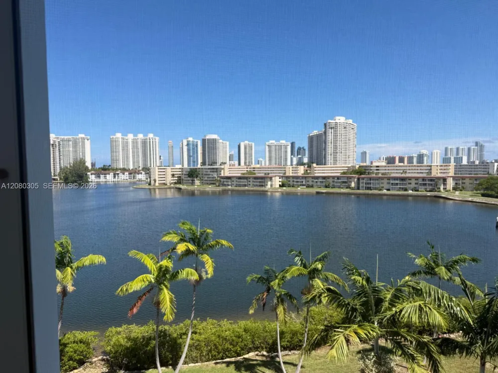 2861 Leonard Dr #F608 Aventura, FL 33160