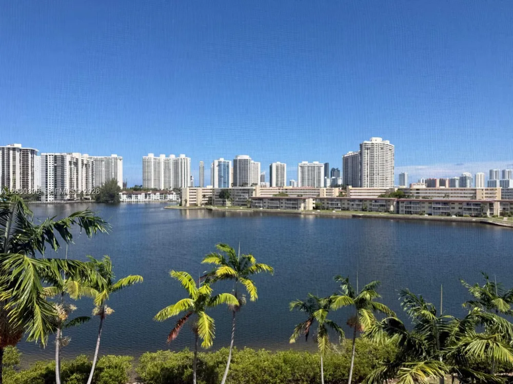 2861 Leonard Dr #F608 Aventura, FL 33160