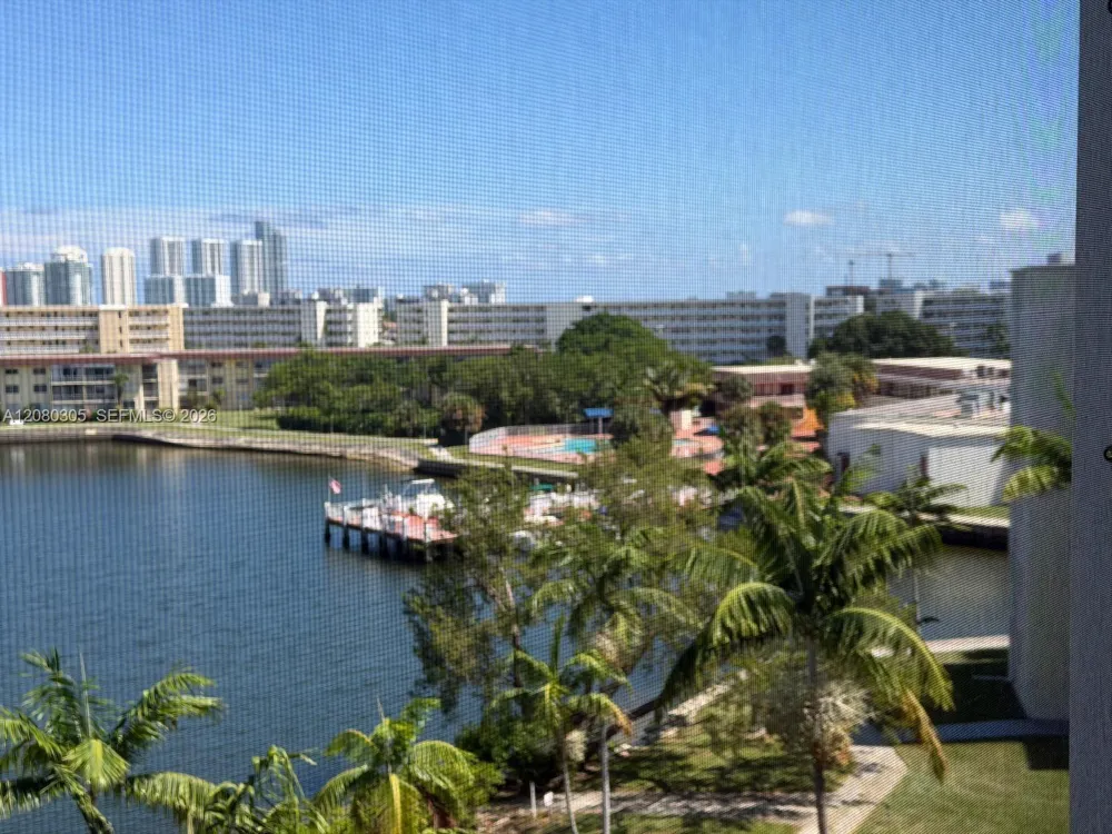 2861 Leonard Dr #F608 Aventura, FL 33160