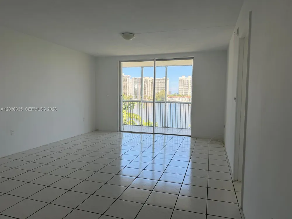 2861 Leonard Dr #F608 Aventura, FL 33160
