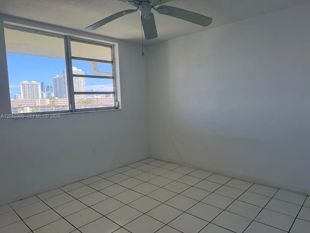 2861 Leonard Dr #F608 Aventura, FL 33160