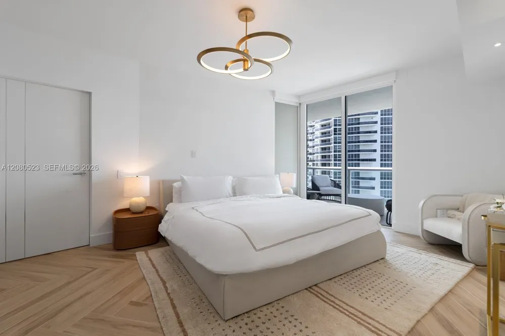 450 Alton Rd #2505 Miami Beach, FL 33139