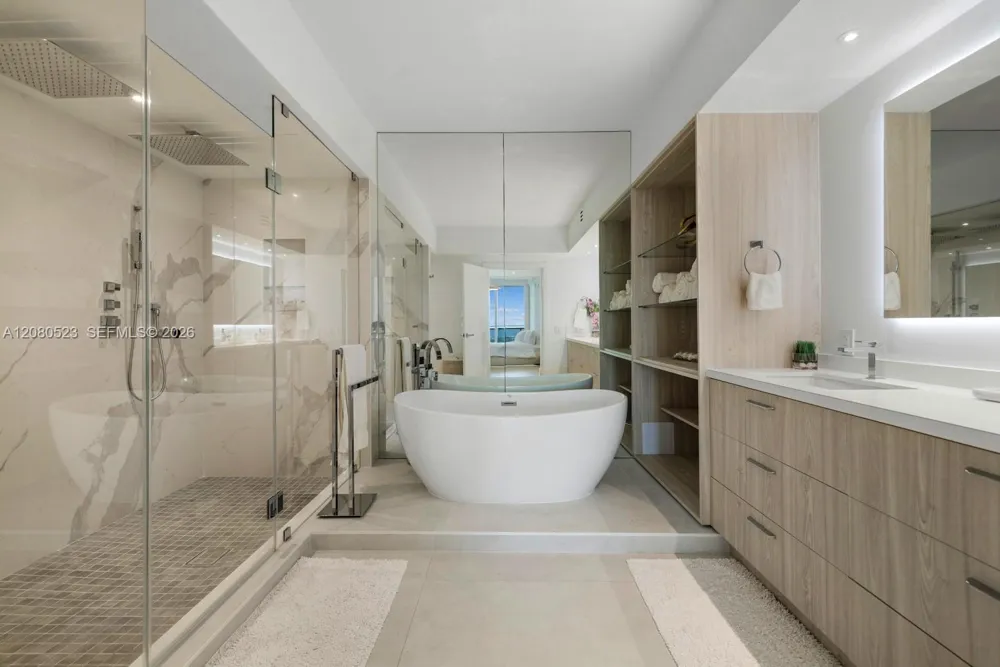 450 Alton Rd #2505 Miami Beach, FL 33139