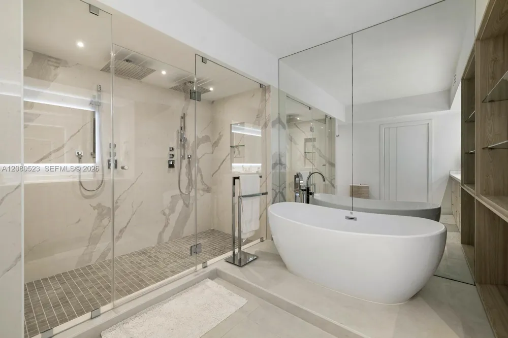 450 Alton Rd #2505 Miami Beach, FL 33139