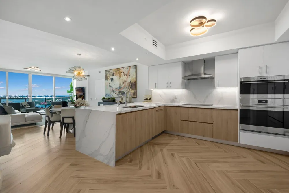 450 Alton Rd #2505 Miami Beach, FL 33139