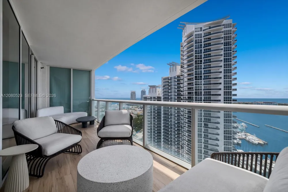450 Alton Rd #2505 Miami Beach, FL 33139