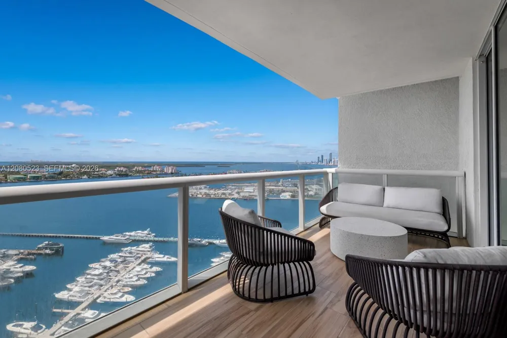 450 Alton Rd #2505 Miami Beach, FL 33139