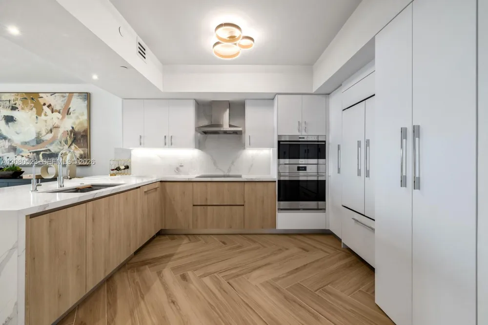 450 Alton Rd #2505 Miami Beach, FL 33139