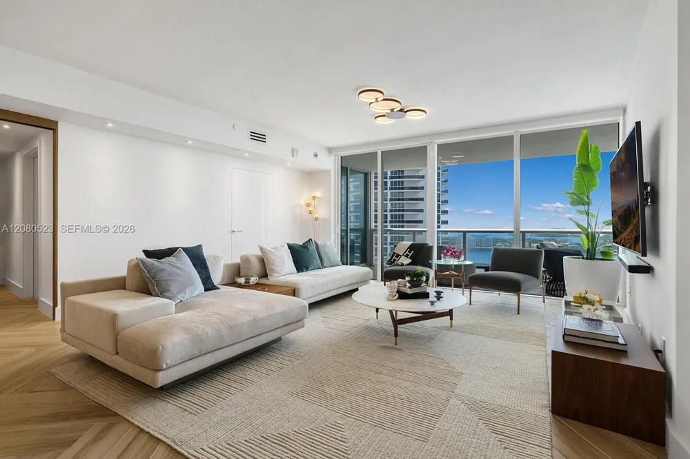 450 Alton Rd #2505 Miami Beach, FL 33139