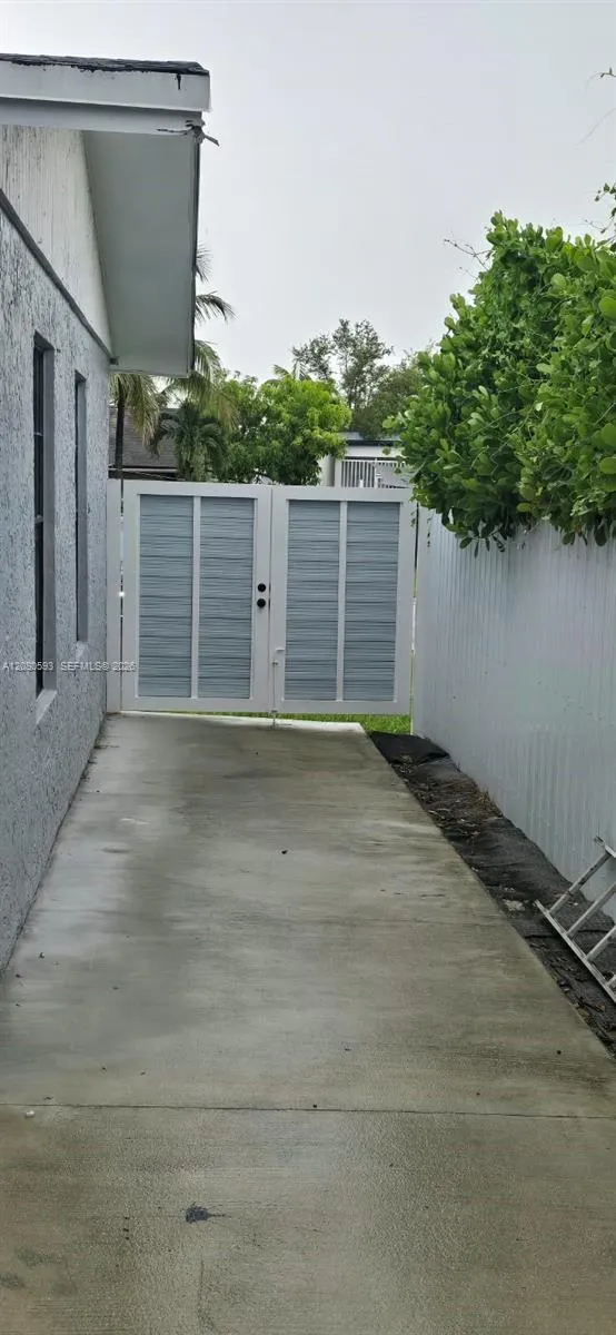 12751 SW 256th St #1 Homestead, FL 33032