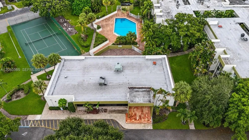 4205 University Dr #206 Sunrise, FL 33351