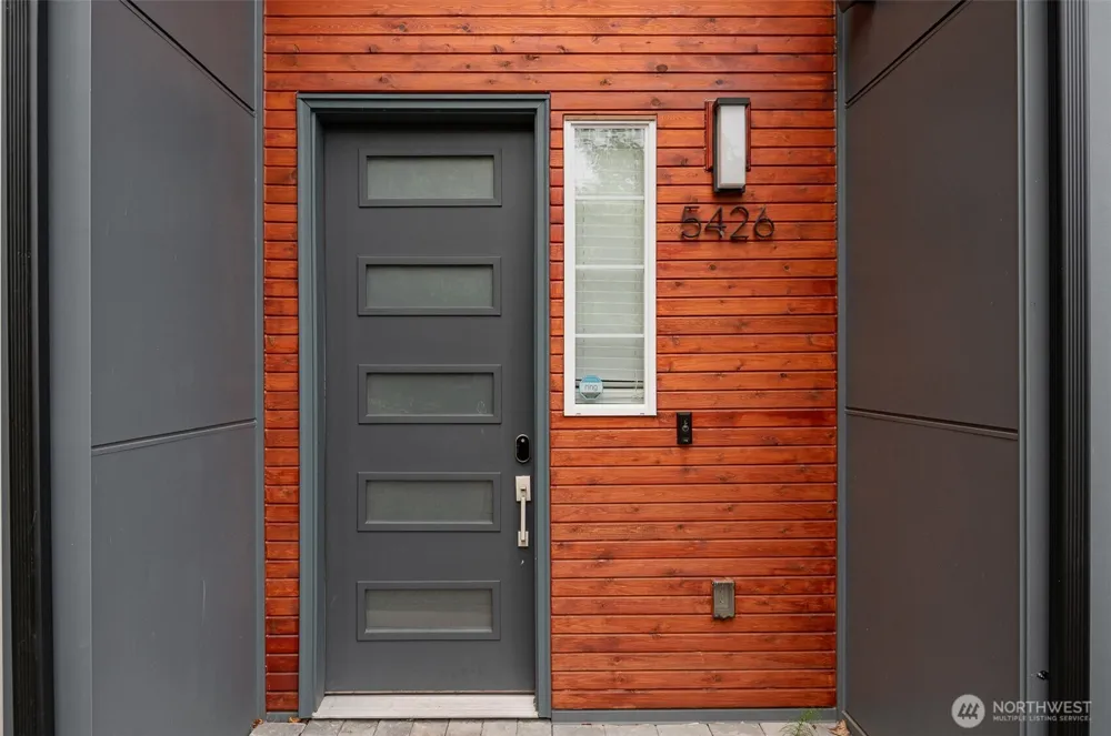 5426 31st Avenue S Seattle, WA 98108
