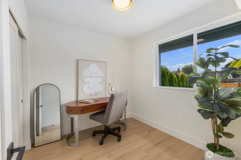 11748 Dayton Avenue Seattle, WA 98133