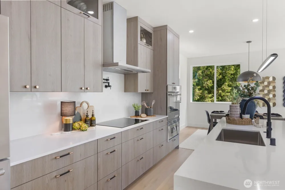 11748 Dayton Avenue Seattle, WA 98133