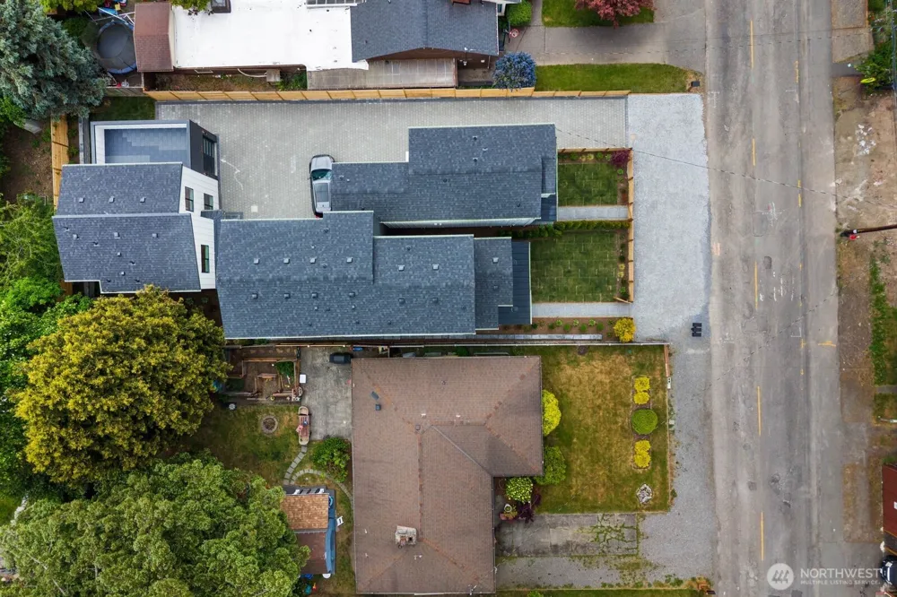 11748 Dayton Avenue Seattle, WA 98133