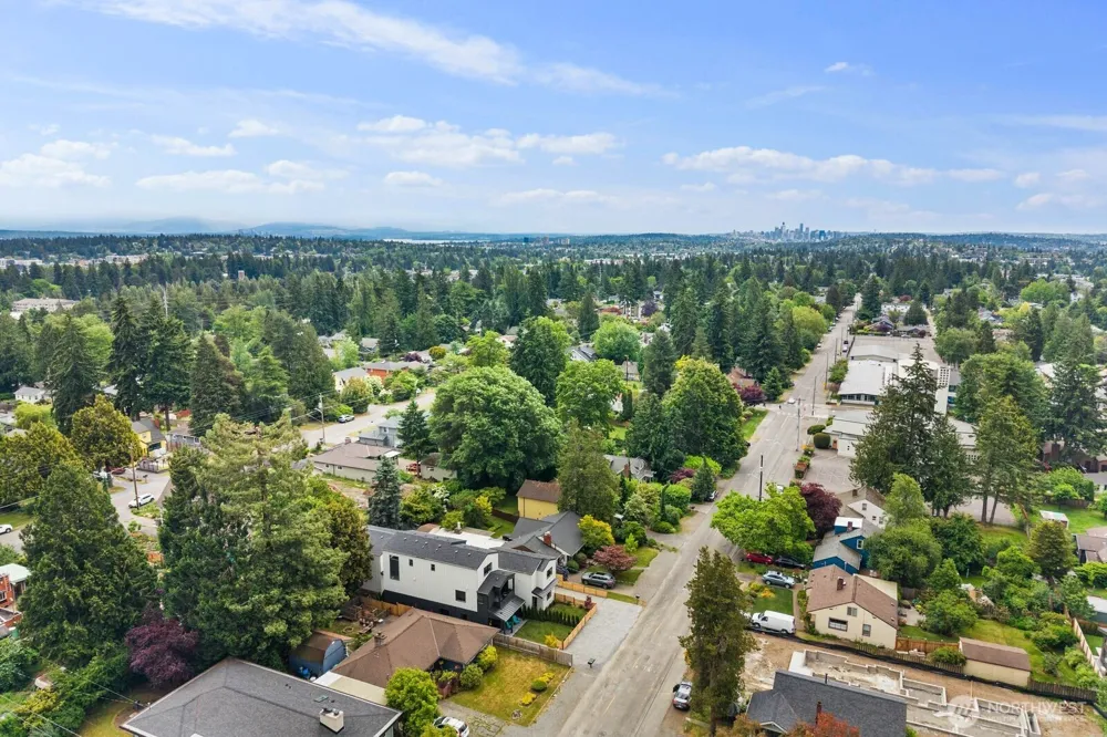 11748 Dayton Avenue Seattle, WA 98133