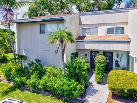 903 BYRON LANE