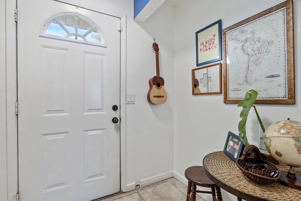 903 BYRON LANE Sarasota, FL 34243