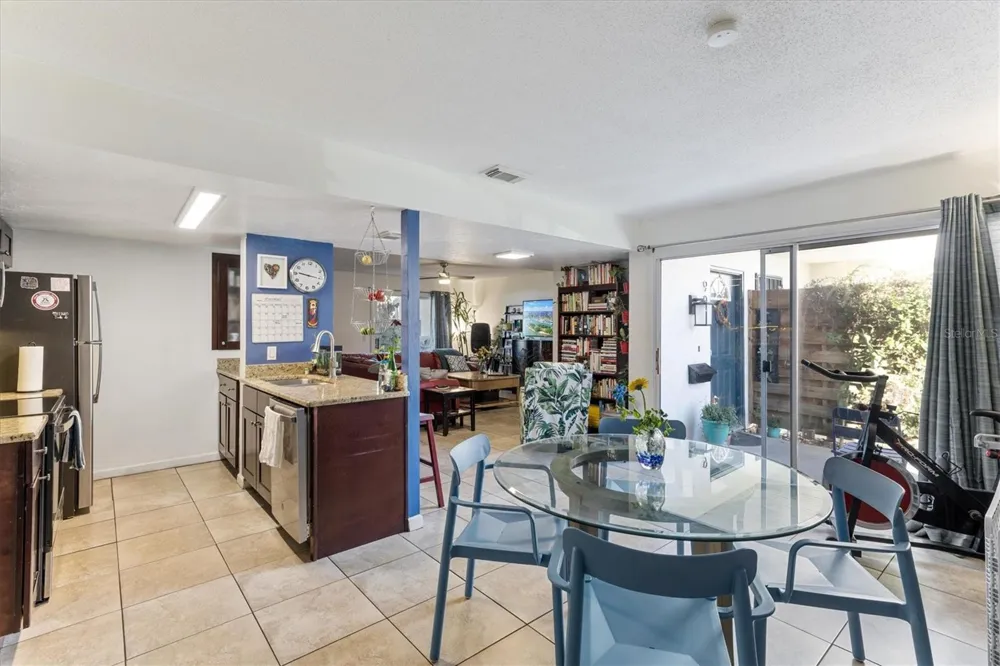 903 BYRON LANE Sarasota, FL 34243