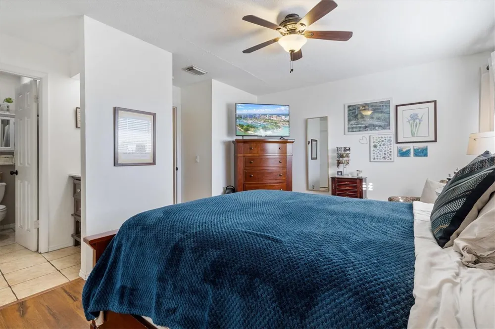 903 BYRON LANE Sarasota, FL 34243